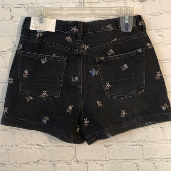 NWT American Eagle high rise mom shorts black denim stretch jeans - Picture 4 of 5